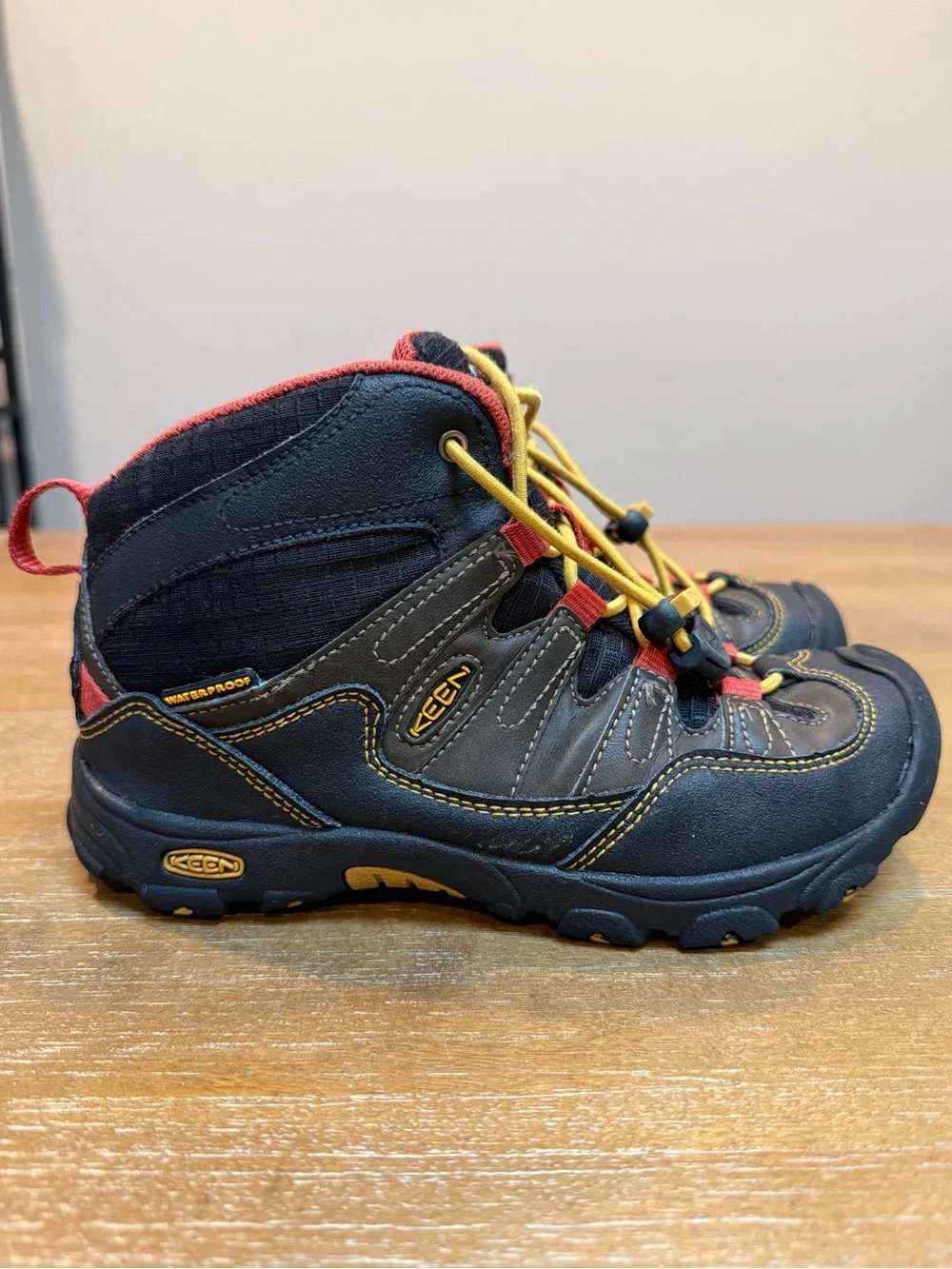 Keen Kids Pagosa Mid WP Hiking Boots Waterproof Cascade Brown/Tawny Olive Sz 1